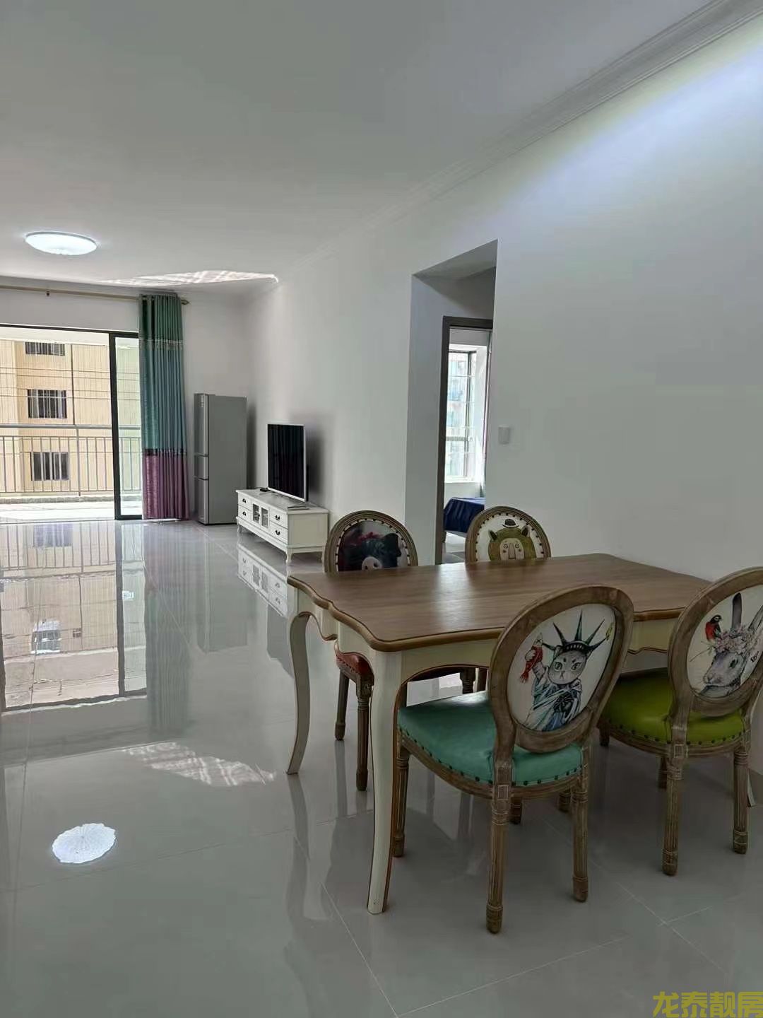 香槟壹号 2房 南向  新装修