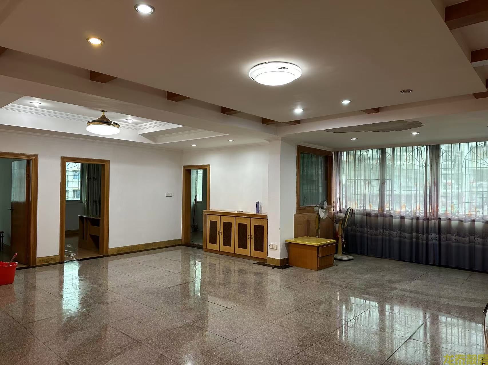 老城区大塘奔辉花园步梯8楼大平层