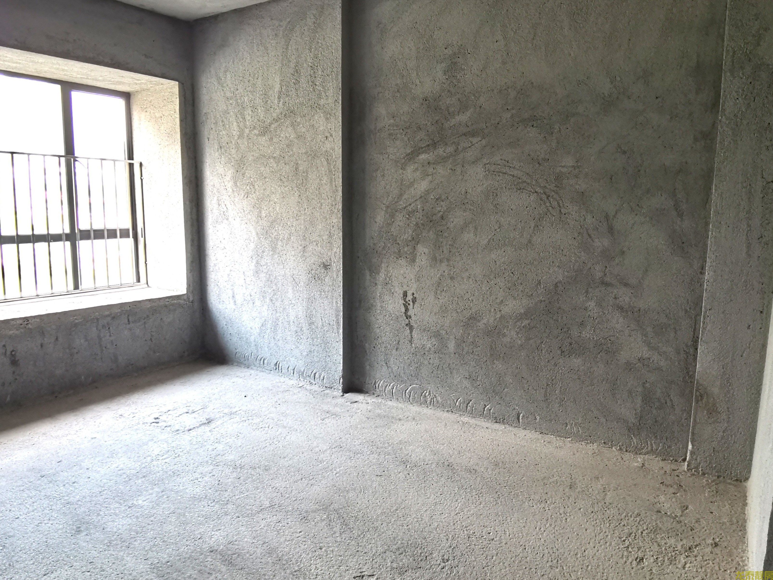 康怡花园电梯毛坯三房