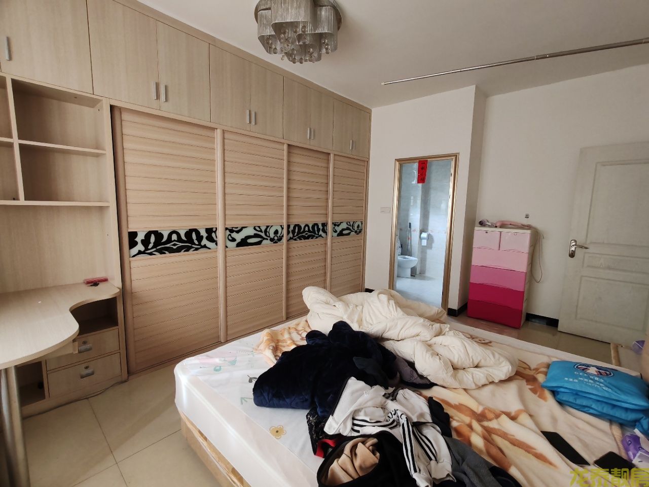 广信嘉园中高楼层精装三居室，附带全套家私家电