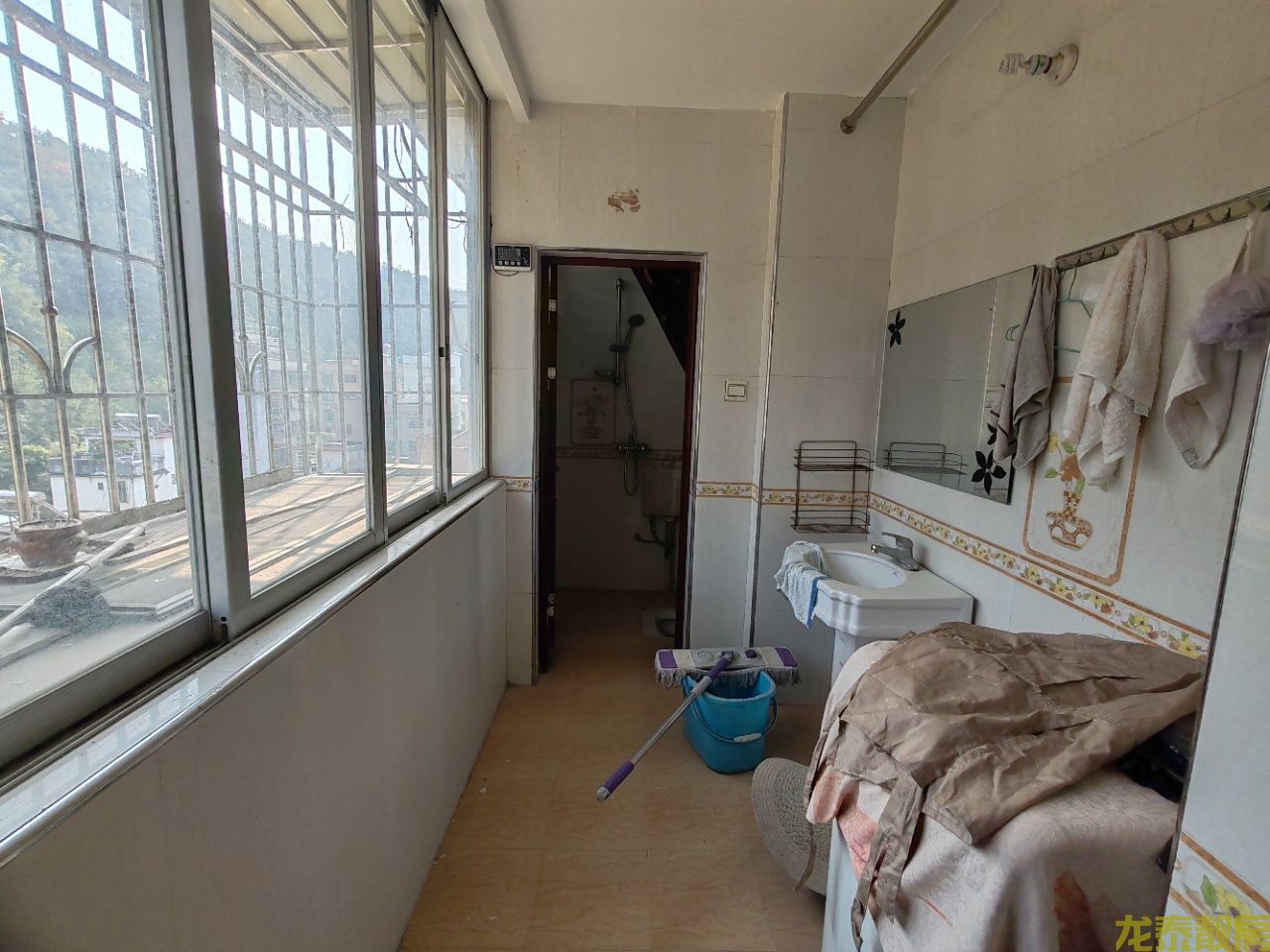 老城区核心地段，130平大四房两厅诚意出售