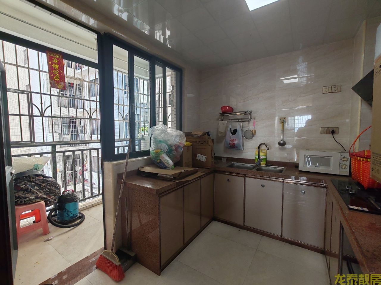 广信嘉园楼王单位，劲笋！毛坯价住精装大三房！